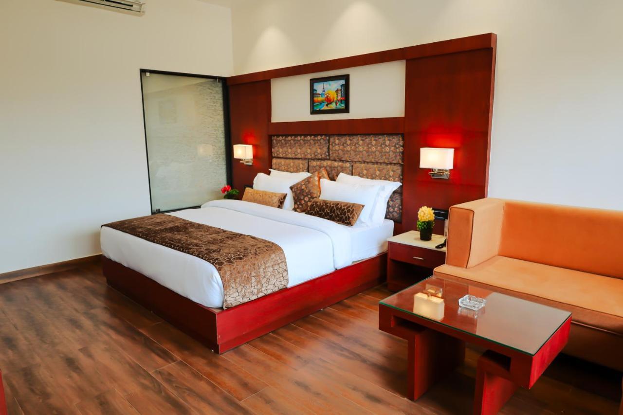 Oralia Resort Ashvem Beach Exterior photo