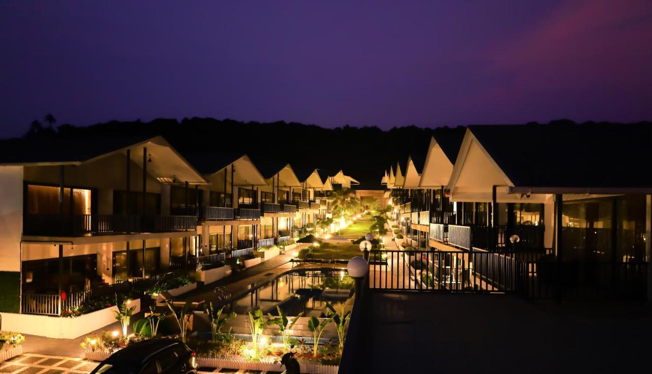 Oralia Resort Ashvem Beach Exterior photo